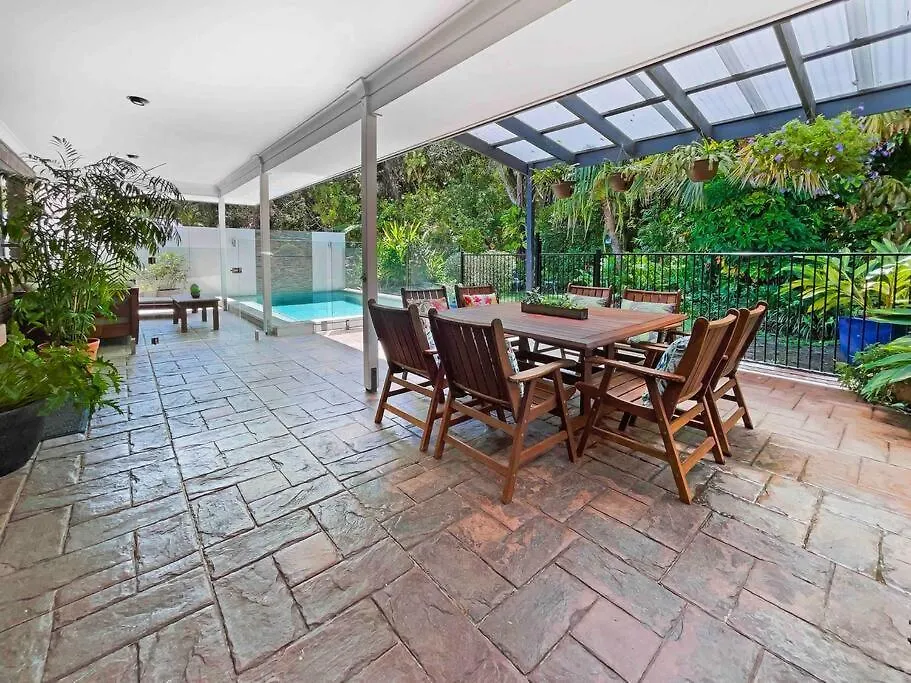 Absolute Beach Front Home -Dogs, Surf, Relax, Bush Kawana Waters