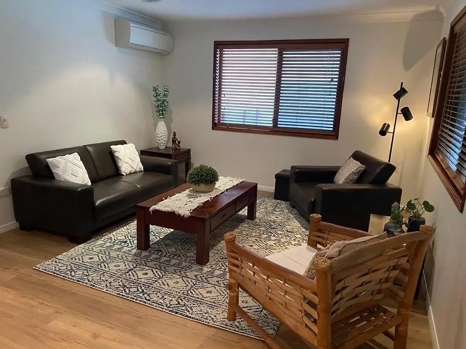 Absolute Beach Front Home -Dogs, Surf, Relax, Bush Kawana Waters Dom wakacyjny