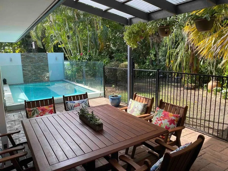 Absolute Beach Front Home -Dogs, Surf, Relax, Bush Kawana Waters Australia