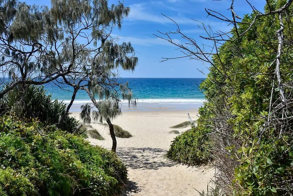 Absolute Beach Front Home -Dogs, Surf, Relax, Bush Kawana Waters Dom wakacyjny