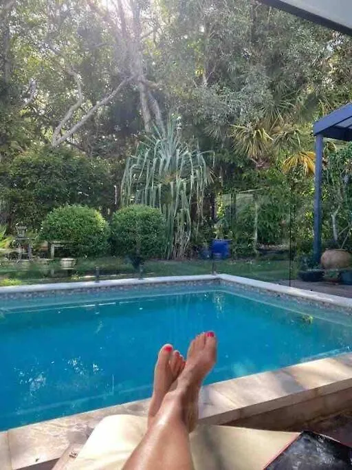 Absolute Beach Front Home -Dogs, Surf, Relax, Bush Kawana Waters