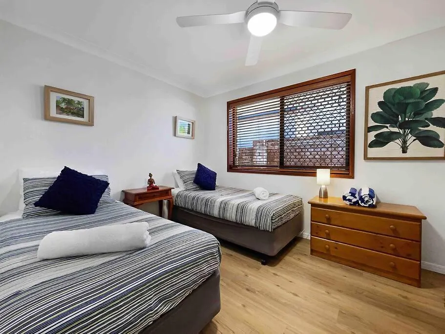 Absolute Beach Front Home -Dogs, Surf, Relax, Bush Kawana Waters Australia